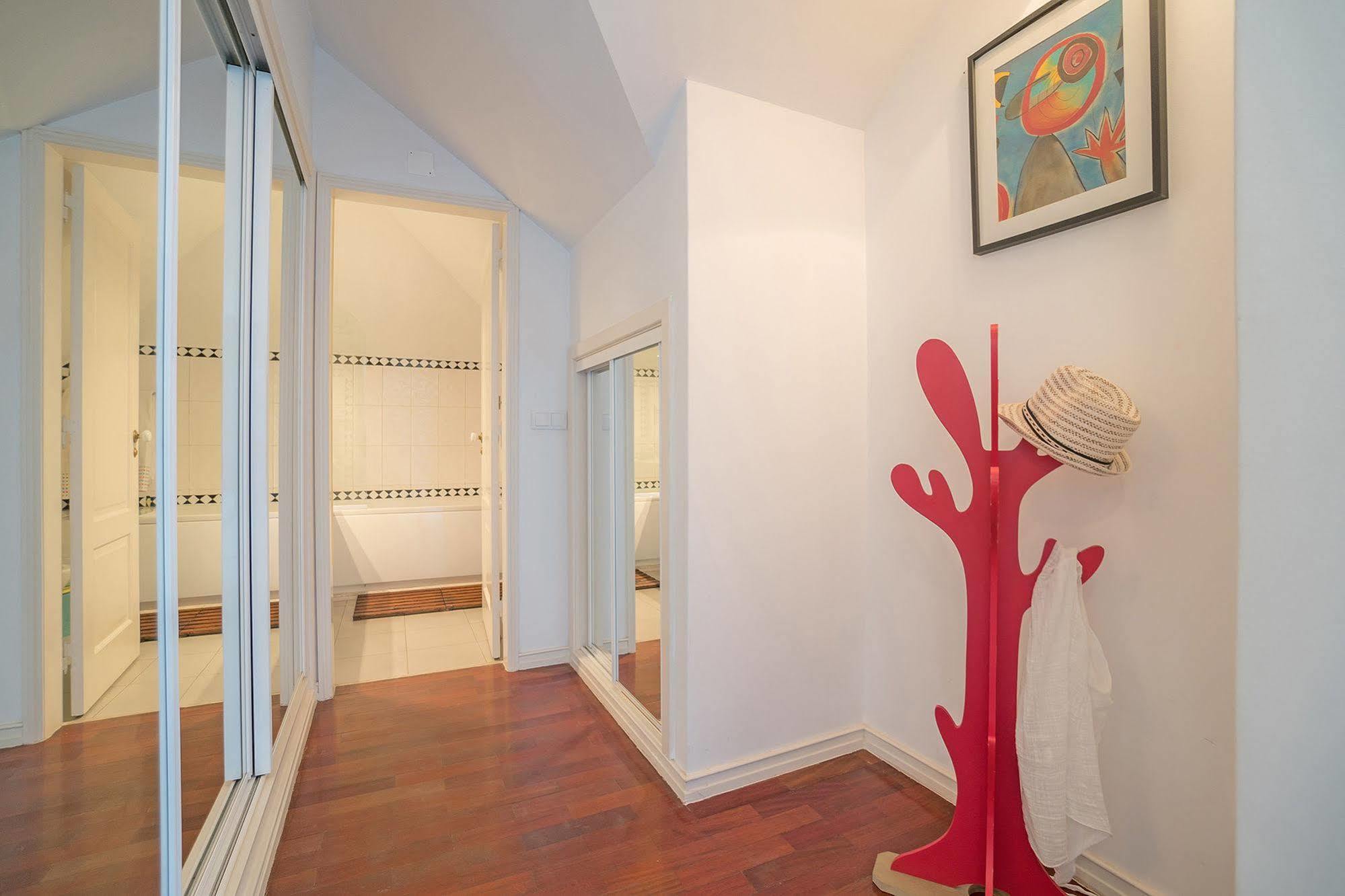Blue Boutique Hostel & Suites Estoril Exterior photo